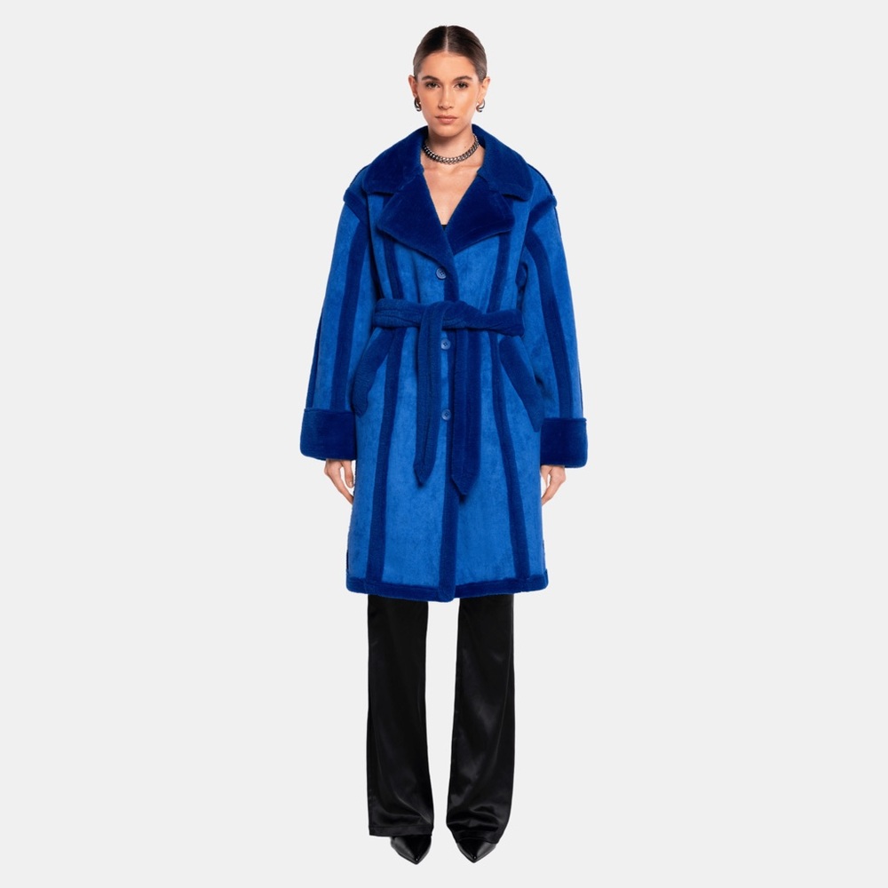 NWT- OW COLLECTION
NEW YORK Coat Sz M

Elegant Blue Women's Coat